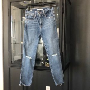 Levi’s 724 High Rise Straight.